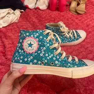 Converse blue and pink flowers